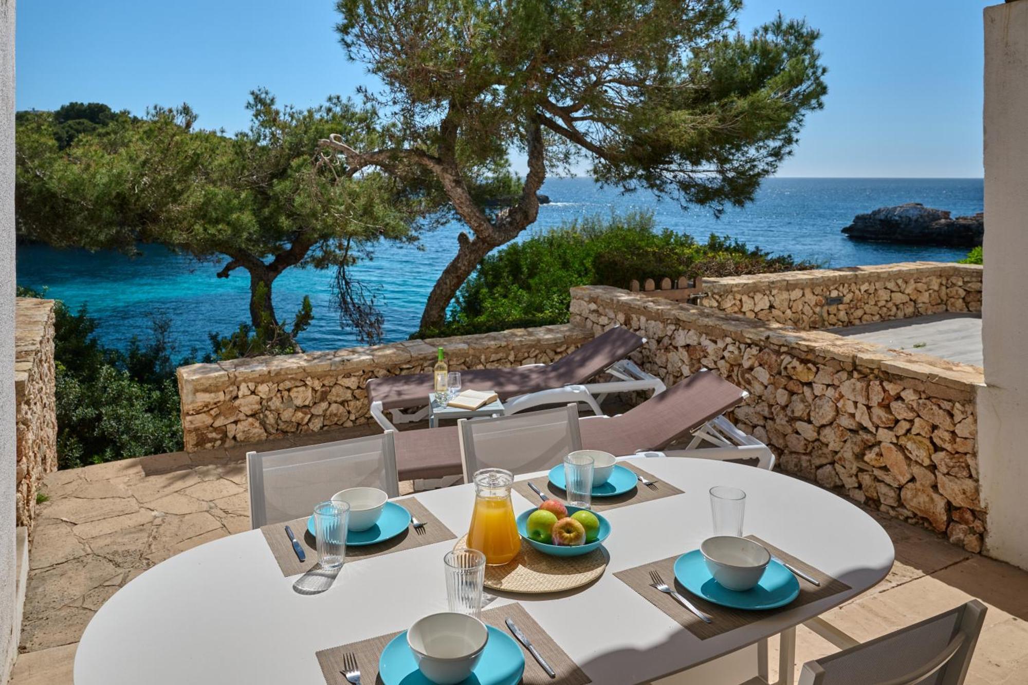 Waterfront Apartment 'Maria'. Pool. Wifi Santanyí Kültér fotó